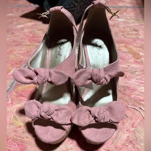 Qupid pink bow wedge heels